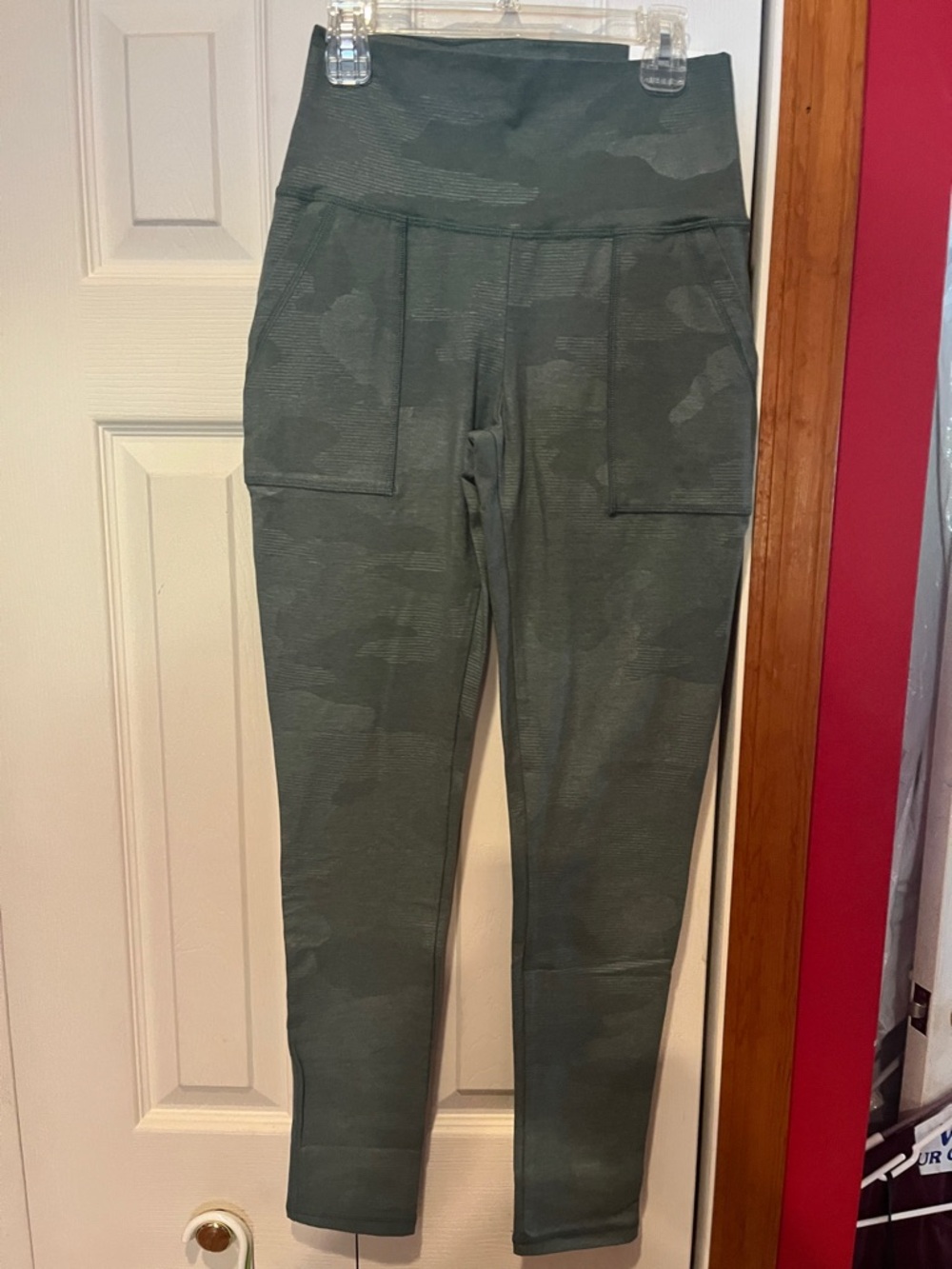 Aerie High-Waist Olive Camo Leggings with Front Pockets